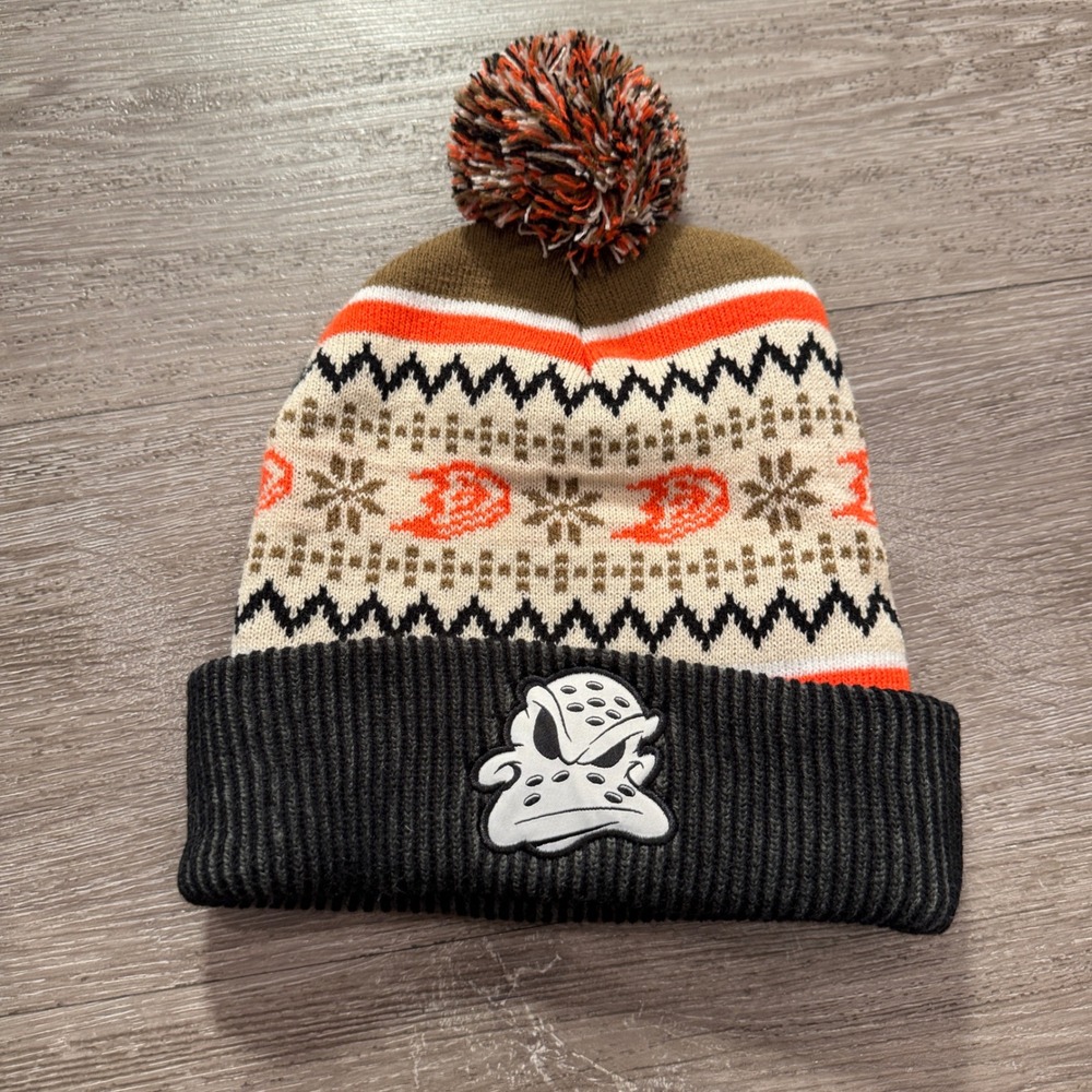 Chick-fil-A Beanie Hat Unisex OS Multicolor Acrylic Knit Pom Winter Cow SoCal